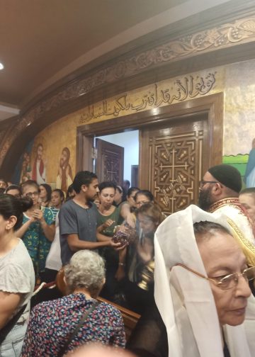 بالصور عشية عيد استشهاد القديس الأنبا موسي الأسود أعداد كبيرة من المصلين بكنيسة العذراء الوجوه بشبرا 4 عشية عيد استشهاد القديس الأنبا موسي