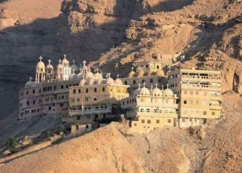 لحماية دير الأنبا بولا والأنبا أنطونيوس بعد تضرره من السيول منذ عامين إنشاء بحيرات صناعية