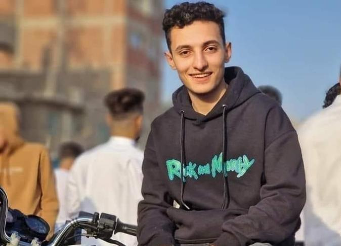 الفنان أحمد رزق يتلقى صدمة جديدة الحبس في انتظار ابنه بعد وفاة عامل دليفري فى حادث سير 4 حادث عامل الدليفري