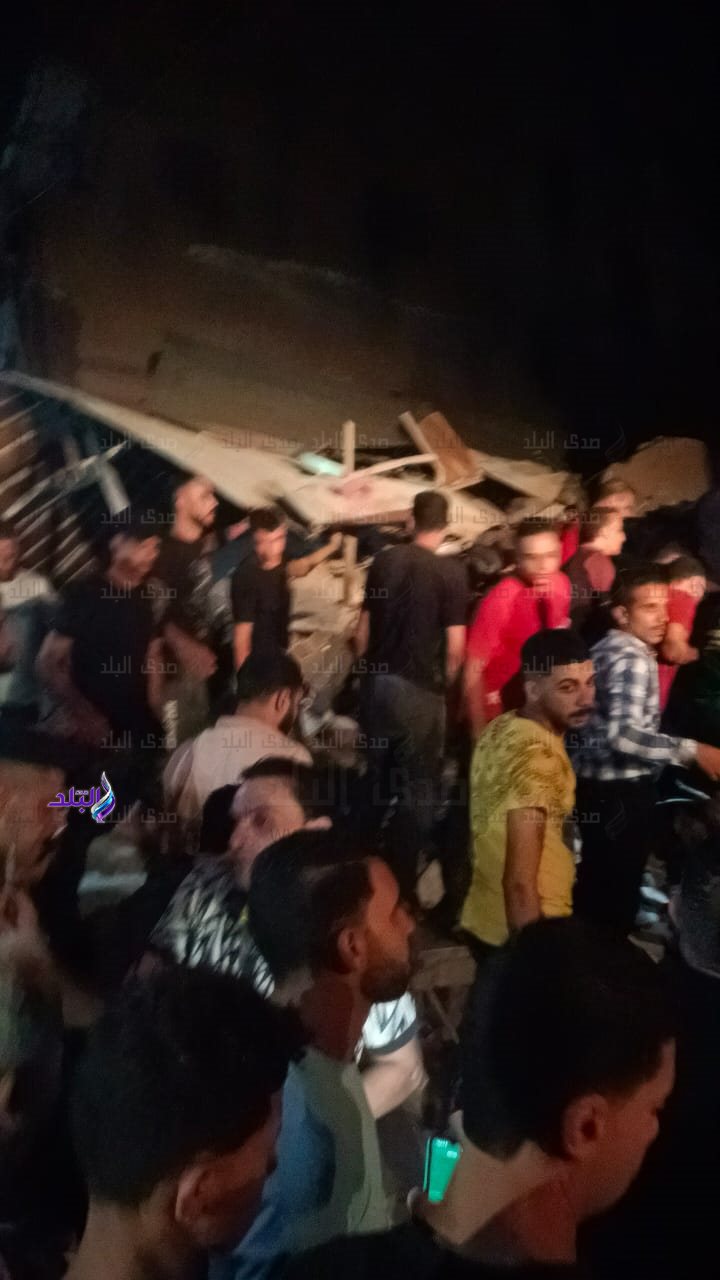 الناس تحت الأنقاض اللحظات الأولى لـ عقار المحلة المنكوب وشهود عيان تروي التفاصيل 2 تفاصيل انهيار عقار المحلة