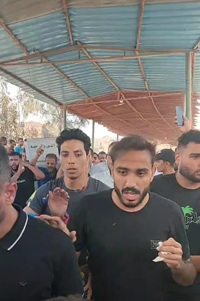 محمد صلاح ونجوم الكرة ينعون أحمد رفعت بكلمات مؤثرة 3 الآلاف يودعون أحمد رفعت