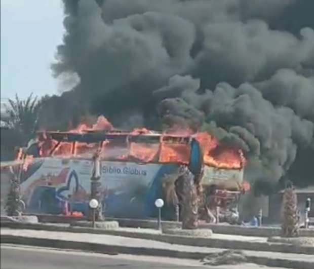 معجزة من قلب النيران نجاة كورال كنيسة مار بولس من فاجعة مروعة وتفحم الأتوبيس بالكامل 4 حادث أتوبيس كورال كنيسة مار بولس