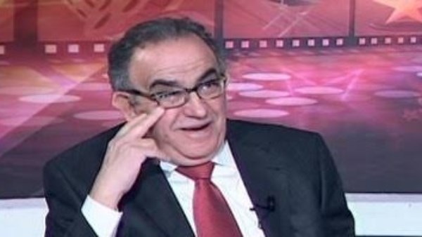زوجة السيناريست عاطف بشاي تعلن تطورات حالته الصحية بعد تعرضه بأزمة كبيرة 3 تطورات حالة السيناريست عاطف بشاي