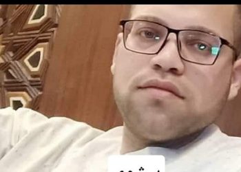 مأساة أسرة عبده خله يعتصرها الحزن وتلفها الدموع والنساء تتشح بالسواد بقرية أولاد إلياس