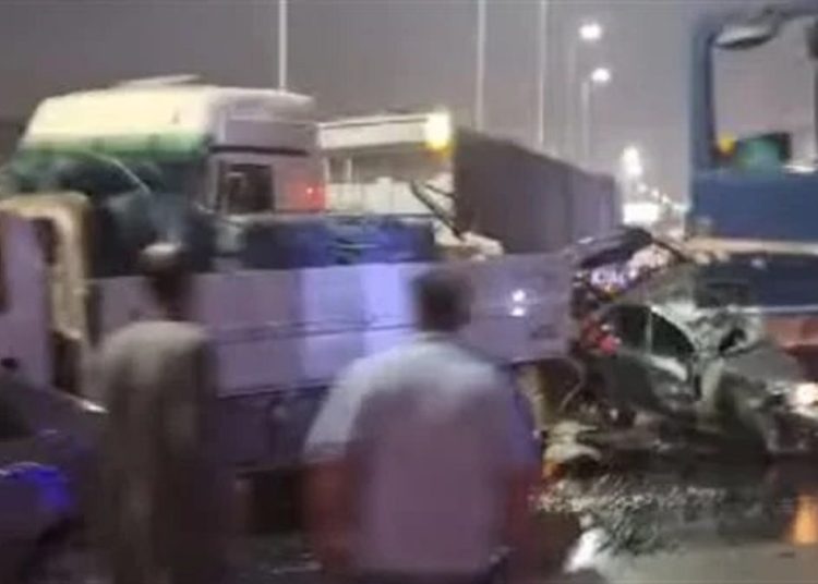 مفاجآت في حادث الطريق الدائري حول هوية سائق التريلا الهارب عمل الكارثة واختفى 1 2018 4 8 10 47 37 884 509