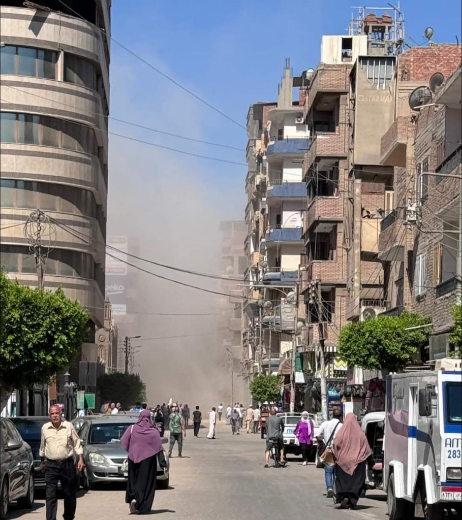 عاجل بالصور انهيار عقار المنوفية وأنباء عن وجود ضحايا تحت الأنقاض 4 انهيار عقار المنوفية