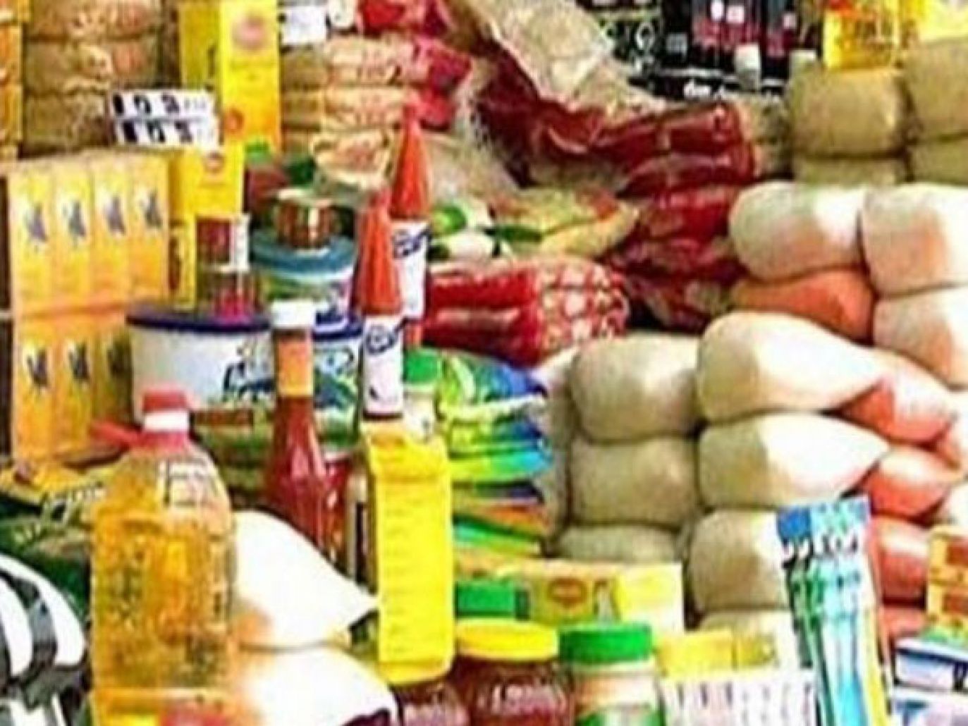 قرارات جديدة من وزير التموين بشأن أسعار الخبز و انخفاض 14 سلعة تموينية 2 سلع تموينية