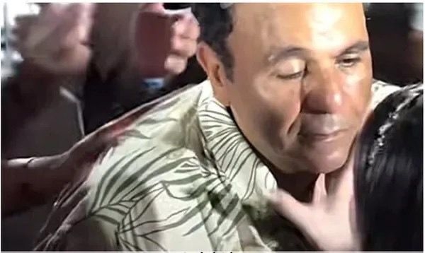 مفاجأة عن سبب إصابة محمد فؤاد بـ العصب السابع يكشفها استاذ أمراض مخ واعصاب 1 محمد فؤاد