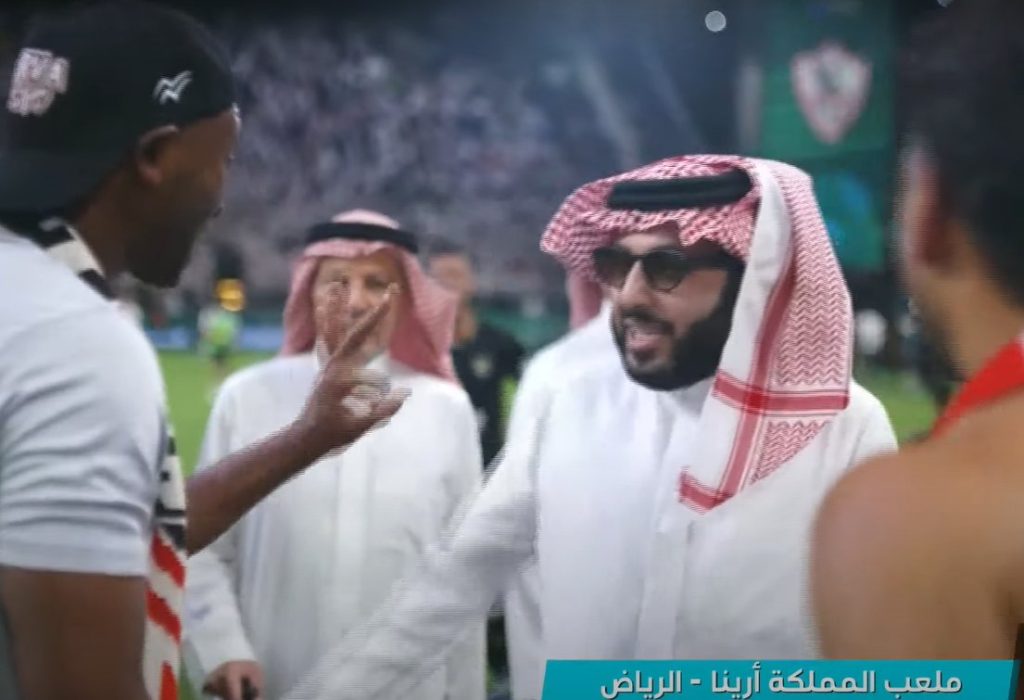 المستشار تركي آل الشيخ يفاجئ الطفل الزمالكاوي بمبارة السوبر الإفريقي بهدية قيمة دموعك غالية علينا 4 تركي آل الشيخ يفاجئ الطفل الزمالكاوي