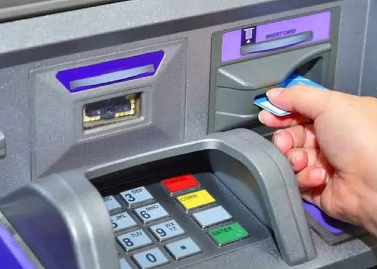 تفاصيل رسوم السحب من ماكينات ATM تصل لـ20جنيه وهذا الحد الأقصى للمعاملات اليومية 1 2018 4 8 10 47 37 884 229