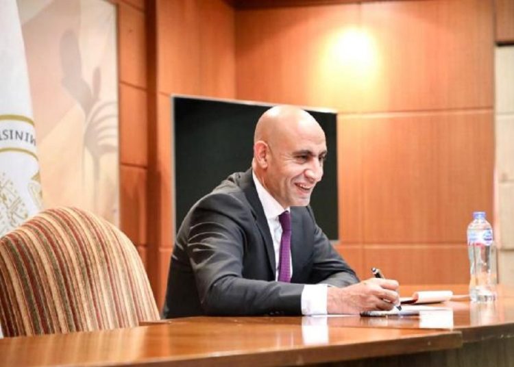 توجيه هام من وزارة التعليم لجميع المدارس بشأن الطلاب المعفيين من المصاريف 1 2018 4 8 10 47 37 884 380