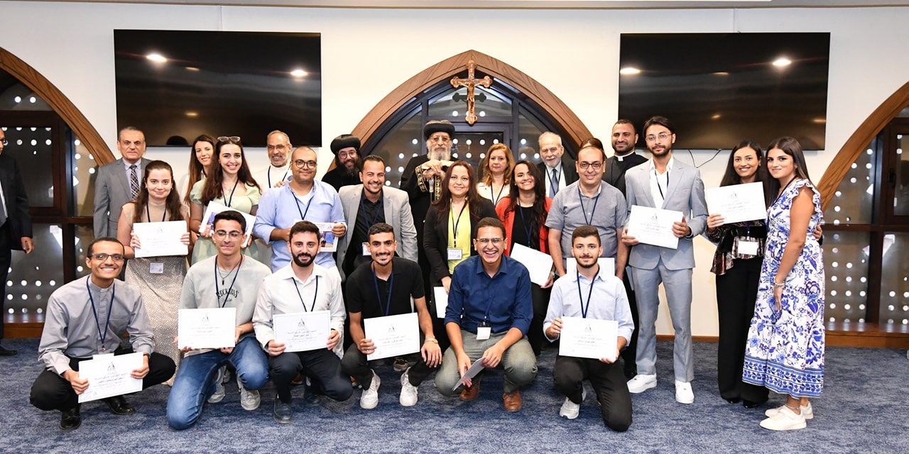 قداسة البابا تواضروس عن المسكونية وكيف ينمو في كل الكنائس 2 البابا تواضروس يشهد حفل تكريم الخريجين