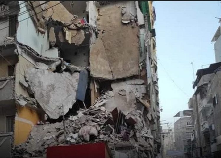عاجل بالصور حاث انهيار عقار سكني في مصر الجديدة و إجراء سريع من محافظ القاهرة 1 2018 4 8 10 47 37 884 64
