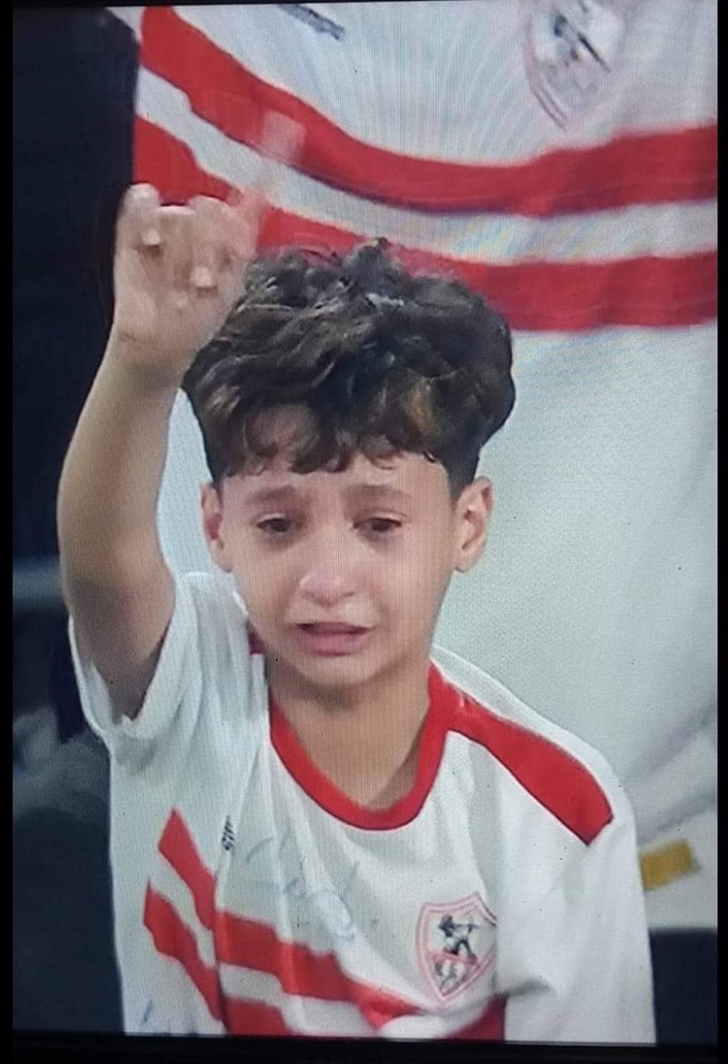 المستشار تركي آل الشيخ يفاجئ الطفل الزمالكاوي بمبارة السوبر الإفريقي بهدية قيمة دموعك غالية علينا 2 تركي آل الشيخ يفاجئ الطفل الزمالكاوي