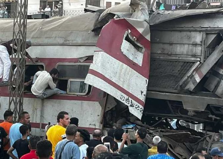النيابة تصدر قرار بإخلاء سبيل السائقين فى حادث قطارى الزقازيق وحبس 5 من عمال برج المراقبة 1 تصادم قطاري الزقازيق