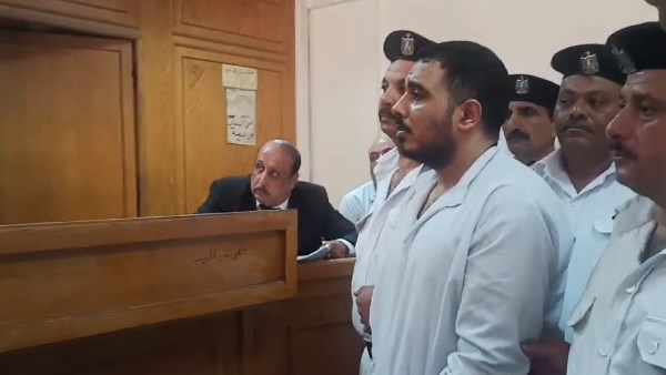 سفاح التجمع يكشف مفاجاة بشأن عن ضحيته الثانية رحمة اثناء دفاعه على حكم إعدامه 3 سفاح التجمع يكشف مفاجاة