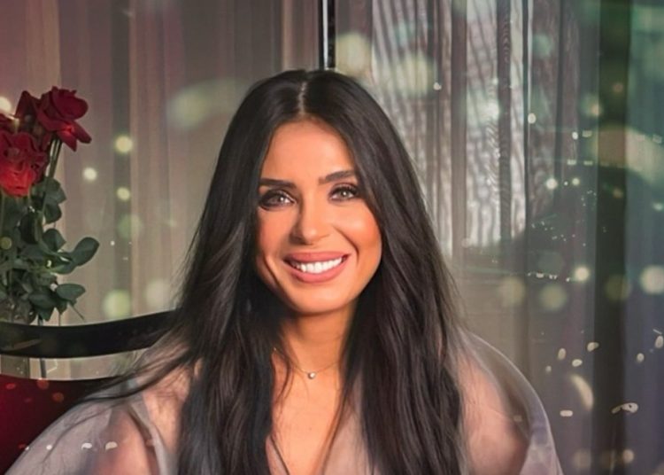 بالفيديو أول مواجهة بين دينا الراقصة وشقيقتها المتنقبة على الهواء 1 مواجهة بين دينا الراقصة وشقيقتها
