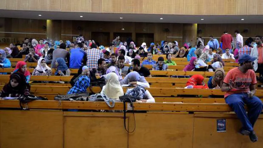 اقتراب عودة الدراسة فى الجامعات مقترح برلماني بخصم 5 درجات من الطالب فى هذه الحالة 2 عودة الدراسة فى الجامعات