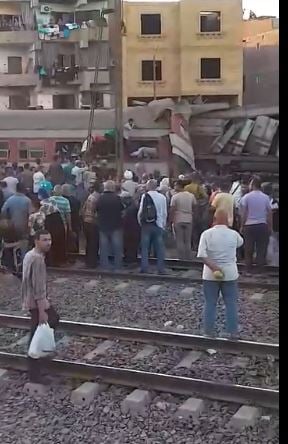 النيابة تصدر قرار بإخلاء سبيل السائقين فى حادث قطارى الزقازيق وحبس 5 من عمال برج المراقبة 2 حادث قطارى الزقازيق