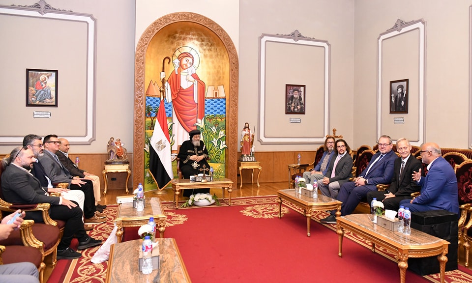 بالصور قداسة البابا تواضروس الثاني يستقبل فريق عمل مسلسل The Chosen 4 البابا تواضروس الثاني