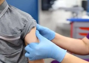 وزارة الصحة توضح مفاجأة عن الممرضة صاحبة فيديو فساد تطعيمات تلاميذ المدارس