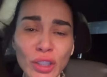 شاهد الفنانة نادين الراسي تتصدر تريند جوجل بعد هروبها من منزلها بالروب والبيجاما إيه اللي حصل 11 شاهد الفنانة نادين الراسي تتصدر تريند جوجل بعد هروبها من منزلها بالروب والبيجاما إيه اللي حصل