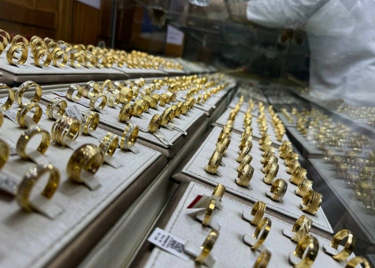 أسعار الذهب اليوم 9/2/2025 بنهاية التعاملات عقب تخطي ال21 ال4000 جنيه 1 الذهب