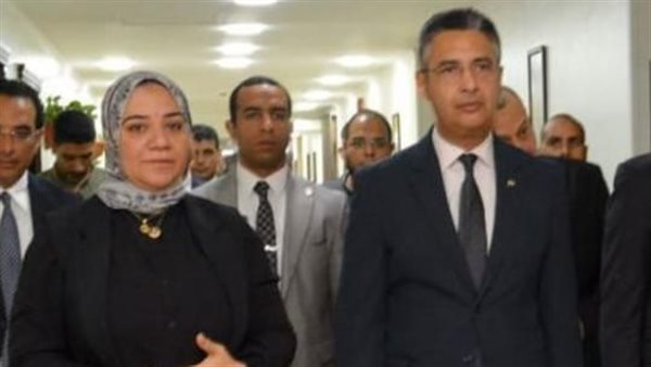 وزير التموين يصدر قرار يهم ملايين المواطنين من هى أول سيدة في المنصب رئيساً لجهاز تنمية التجارة الداخلية 2 وزير التموين يصدر قرار