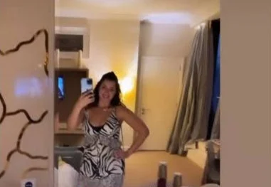 الفنانة منى فاروق تثير الجدل وتشتم متابعيها بألفاظ خادشة وتتغزل في المخرج الشهير 3 الفنانة منى فاروق تهاجم متابعيها
