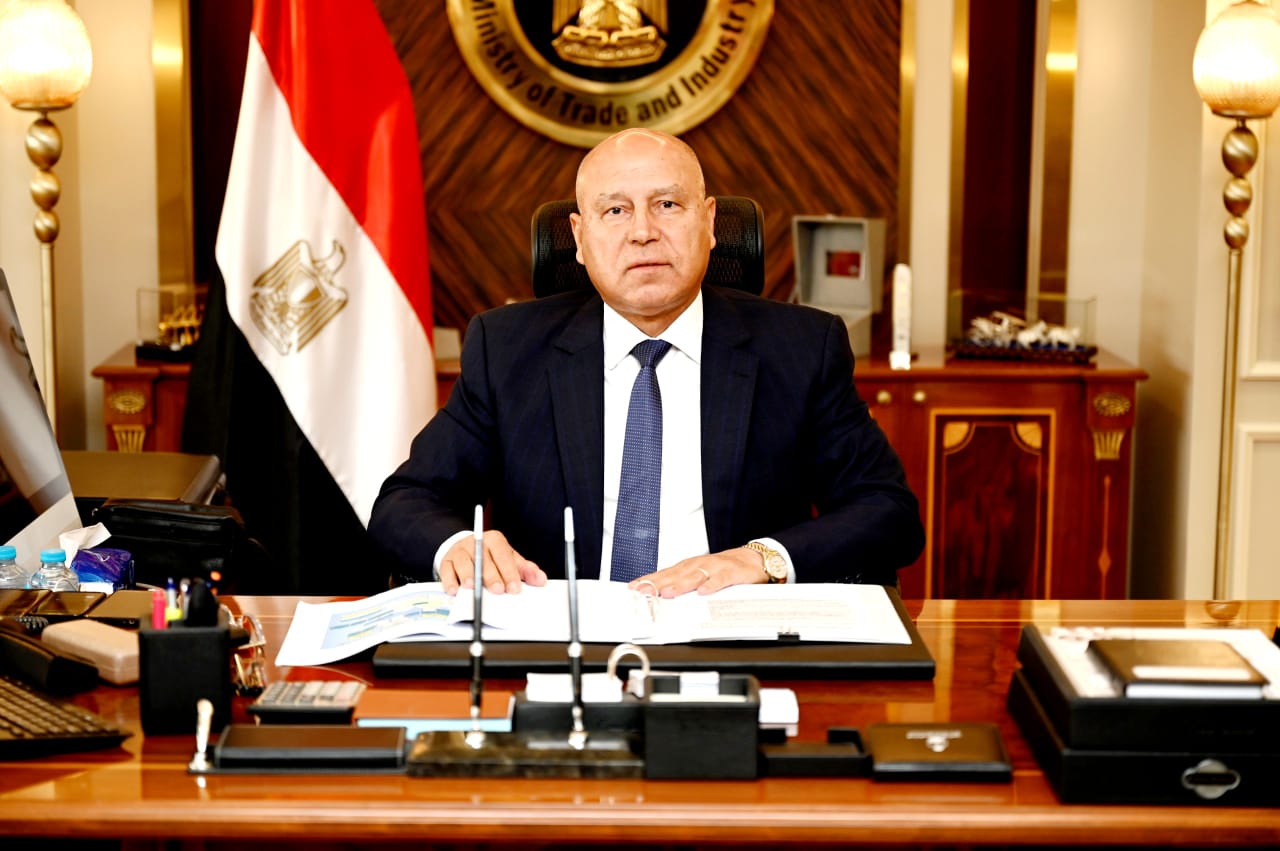 بعد أتوبيس الجلالة وزير النقل يصدر عدد من القرارت الهامة والتنفذ فوري 2 وزير النفل يعزز حوافز السائقين المنضبطين