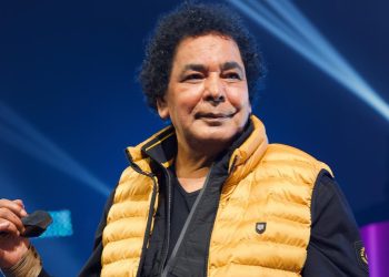 بيان مهم من عائلة الكينج محمد منير تكشف فيه عن تطورات حالته الصحية
