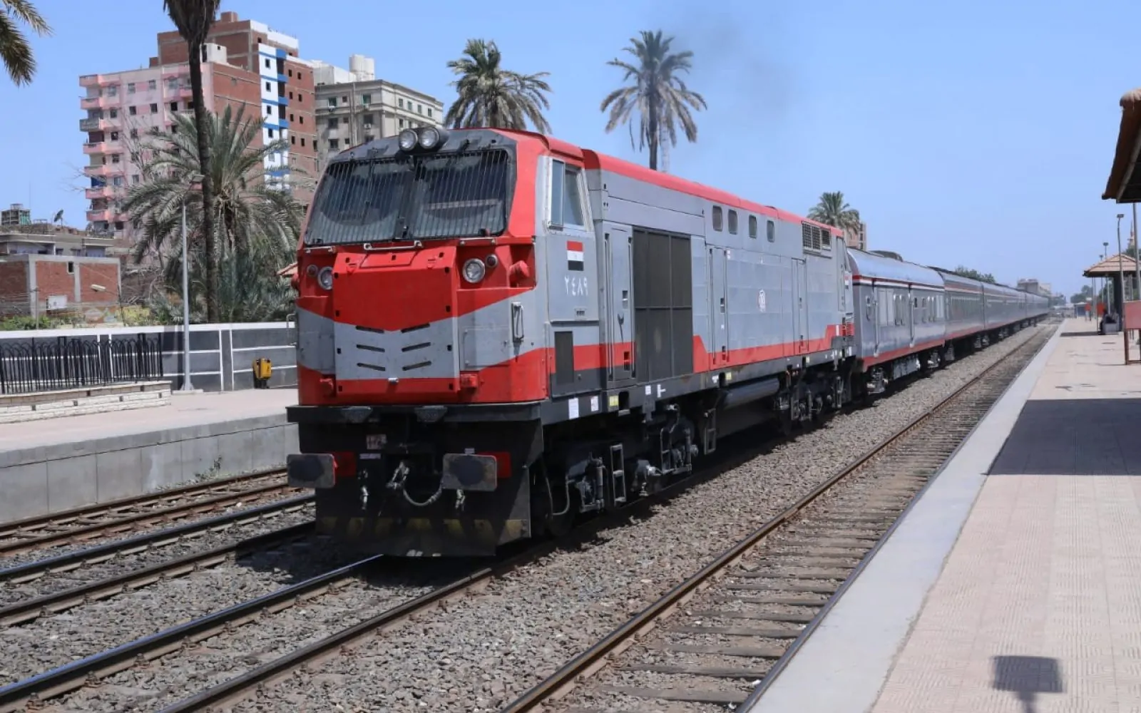 بعد أتوبيس الجلالة وزير النقل يصدر عدد من القرارت الهامة والتنفذ فوري 3 train 1