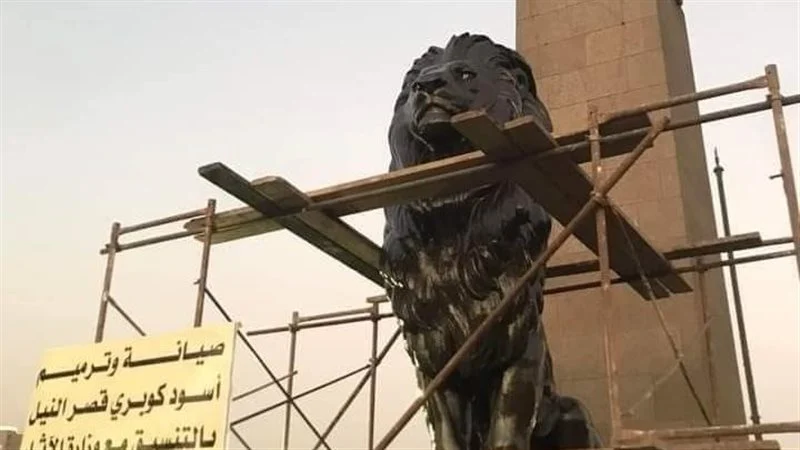أول رد من الأعلى للآثار بشأن أسود كوبري قصر النيل عقب طلائها باللون الأسود 2 أسود كوبري قصر النيل