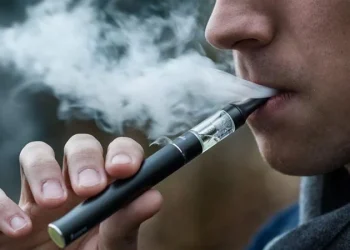 انفجار رئة شاب بسبب سيجارة إلكترونية