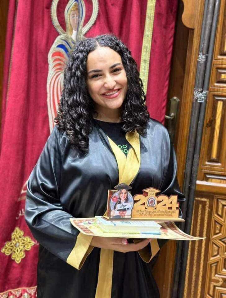 بالصور نبأ سار عن الفتاة جوليا عاطف لويز 1000 مبروك عودتها لأسرتها ولحضن الكنيسة 4 اختفاء الفتاة القبطية جوليا عاطف