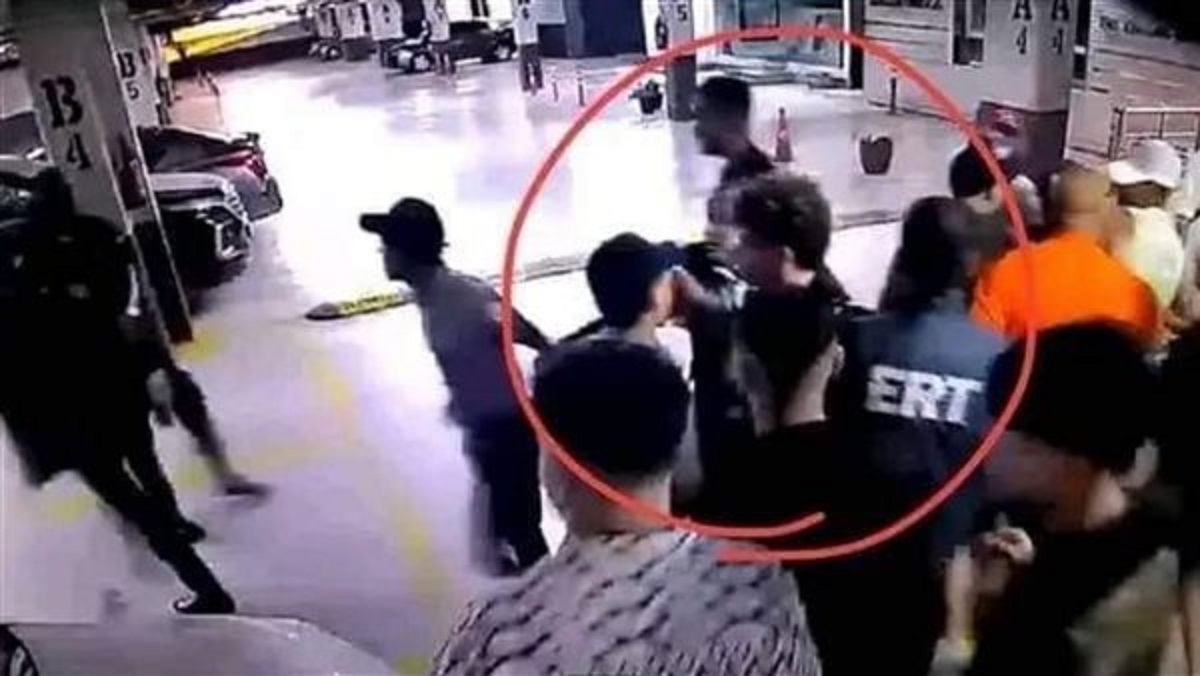 مليون جنية تفاصيل جلسة صلح بين إمام عاشور وفرد الأمن بعد حادث الشيخ زايد 4 2018 4 8 10 47 37 884 348