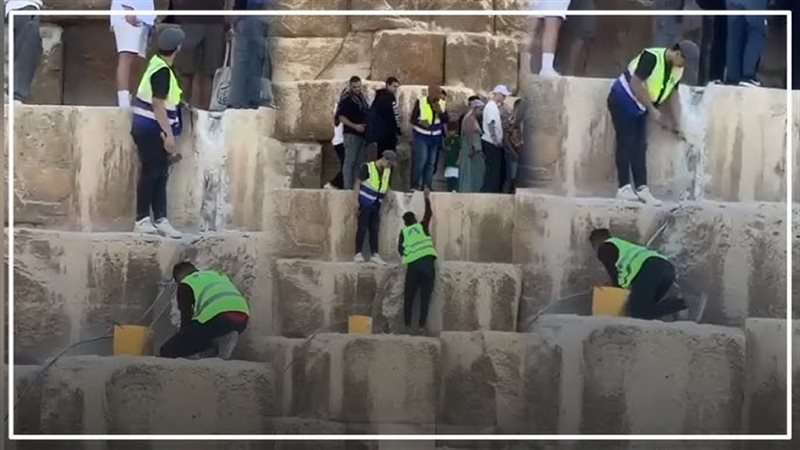 تعليق علاء مبارك بعد تكسير أحجار الهرم ويوجه رسالة عنيفة لمسئولي الآثار 3 تعليق علاء مبارك بعد تكسير أحجار الهرم
