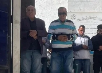 حقيقة أداء الفنان منير مكرم صلاة الجنازة