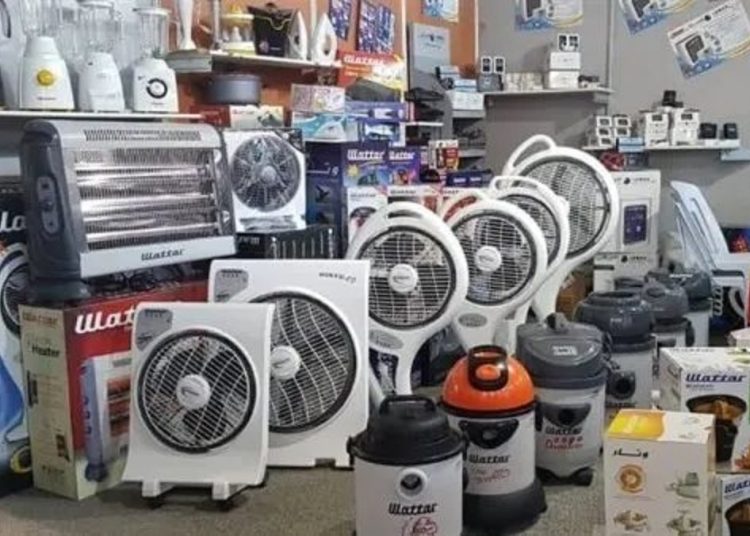 رئيس شعبة الأجهزة الكهربائية يفرح المواطنين تخفيضات تصل لـ20% 1 2018 4 8 10 47 37 884 636