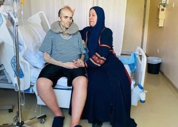 ملك جمال الأردن يلفظ أنفاسه الأخيرة صورته أبكت الملايين