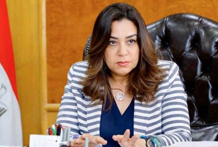 من هي الدكتورة منال عوض ميخائيل صاحبة جائزة أفضل محافظ عربي 1 859 15