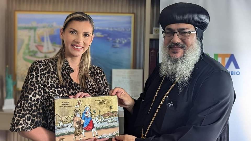 بالصور توقيع الأرثوذكسية لـ عقد بناء أول كنيسة قبطية في الإكوادور 4 عقد بناء الكنيسة الأرثوذكسية