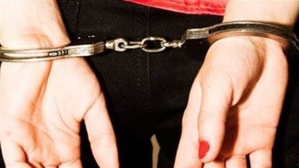 ننشر صور الإعلامية والبلوجر الشهيرة بعد القبض عليها ومافعلته هي وشريكها الأجنبي 1 الإعلامية والبلوجر الشهيرة