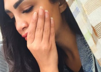 بيني وبينكوا ربنا سالي عبد السلام تعلن وفاة توأميها قبل ولادتهما وتوجه رسالة لهؤلاء