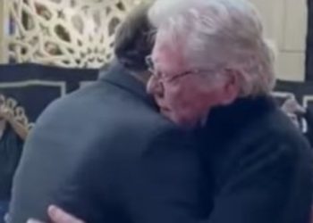 بالصور عزاء الراحل حسن يوسف و جمال وعلاء مبارك وحسين فهمي أبرز الحضور