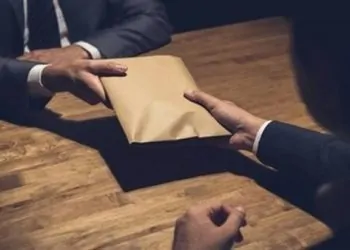 القبض على مسئول كبير متلبسا بالرشوة ننشر التفاصيل كاملة