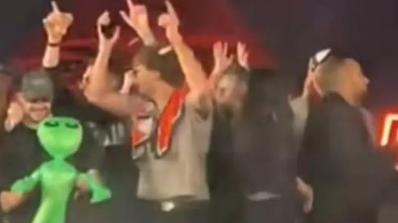 غضب عارم بين المصريين بسبب حفل سيركو لوكو وكشف التفاصيل وهل أقيم بمنطقة الأهرامات 2 حفل سيركو لوكو