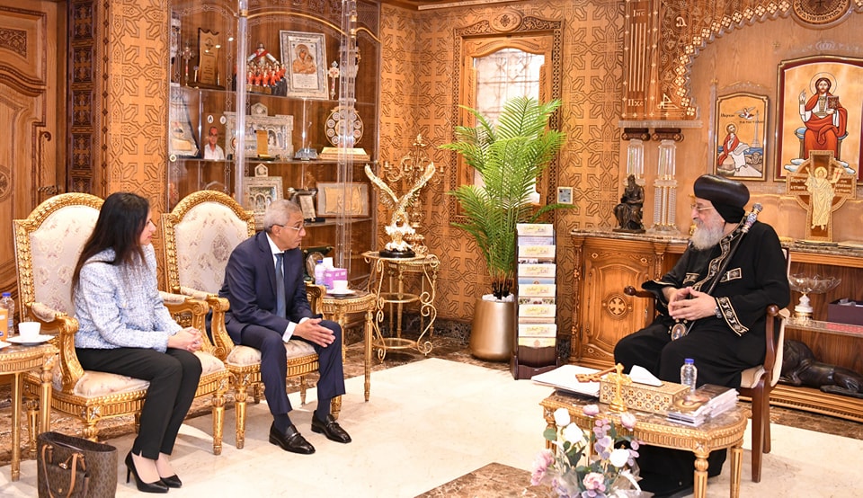 بالصور تفاصيل استقبال البابا تواضروس الثاني لبعض سفراء الدول بالمقر البابوي 5 قداسة البابا تواضروس الثاني