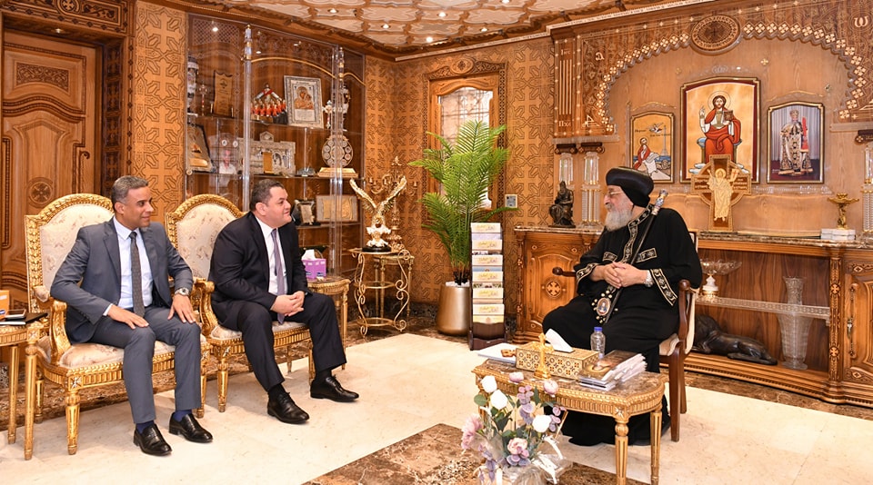 بالصور تفاصيل استقبال البابا تواضروس الثاني لبعض سفراء الدول بالمقر البابوي 6 قداسة البابا تواضروس الثاني مع سفير الفلبين