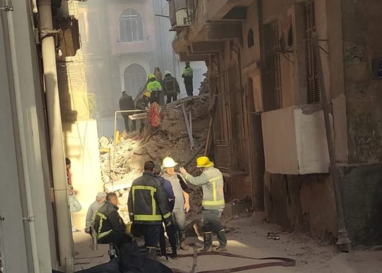 بالصور حادث انهيار عقار الوايلي اعرف حصيلة الوفيات والمصابين حتى الان 1 2018 4 8 10 47 37 884 284